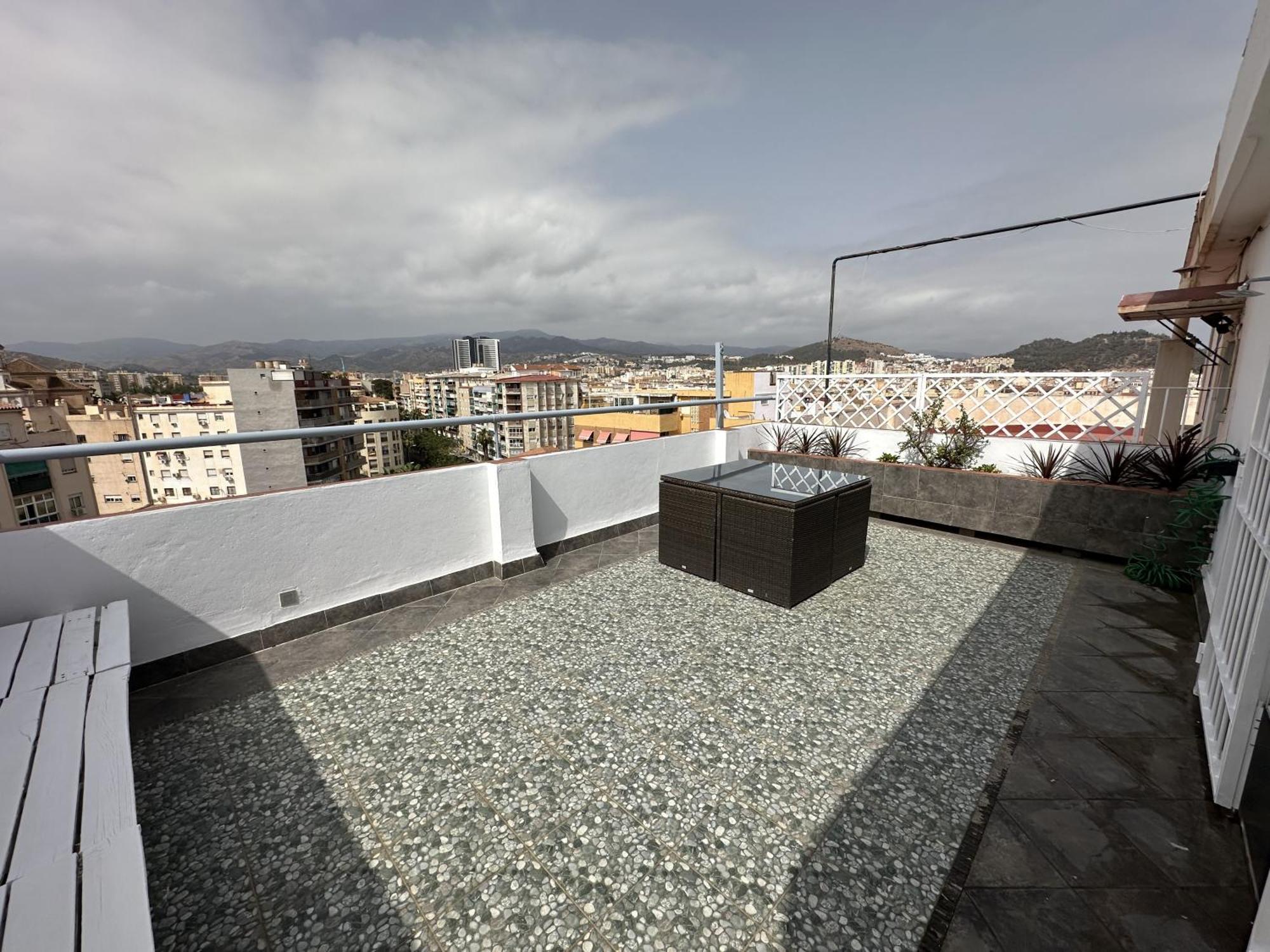Atico Plaza Bailen Malaga Centro Apartment Exterior foto